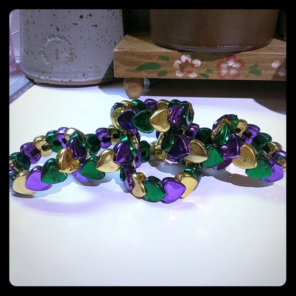 🤍 Mardi Gras Heart Bracelet